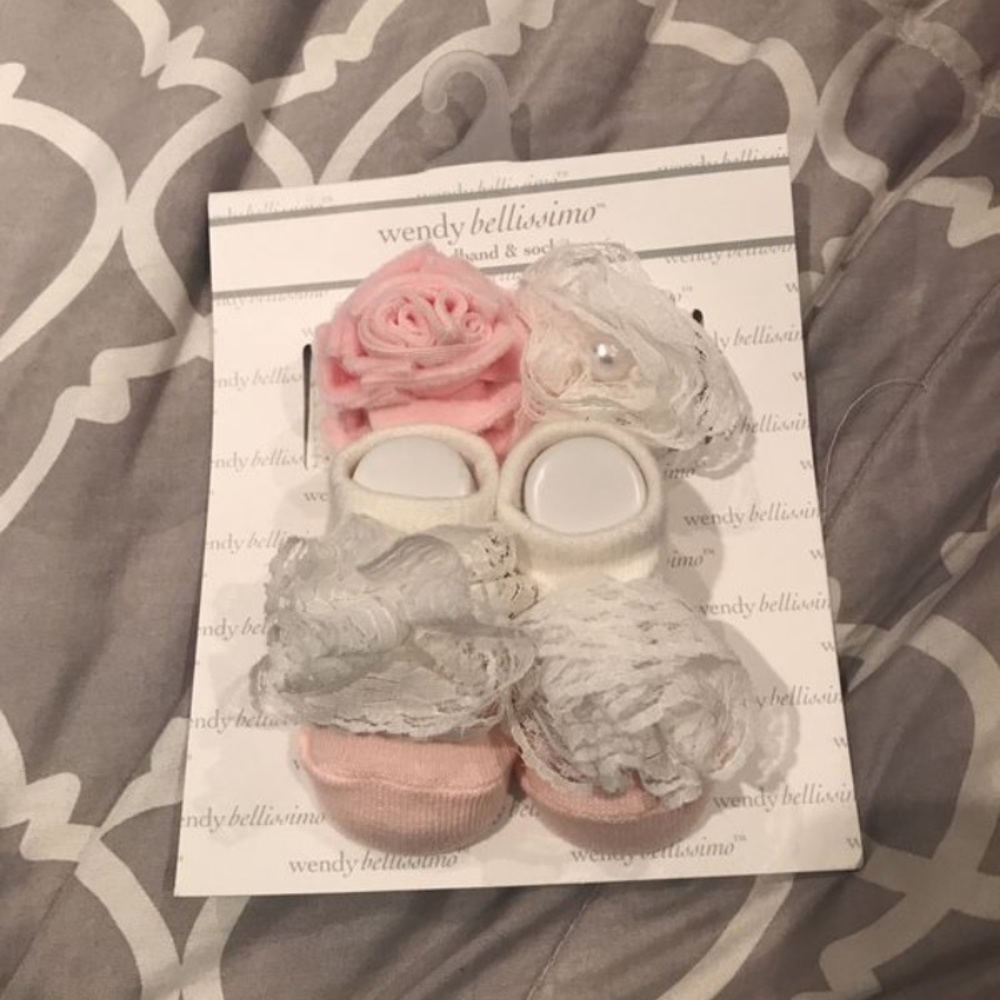 Baby bow and socks